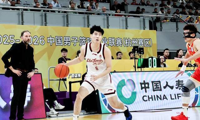 九游网页版入口-砍27分+7记三分！国手后卫打法堪比CBA小外援，率队掀翻卫冕冠军